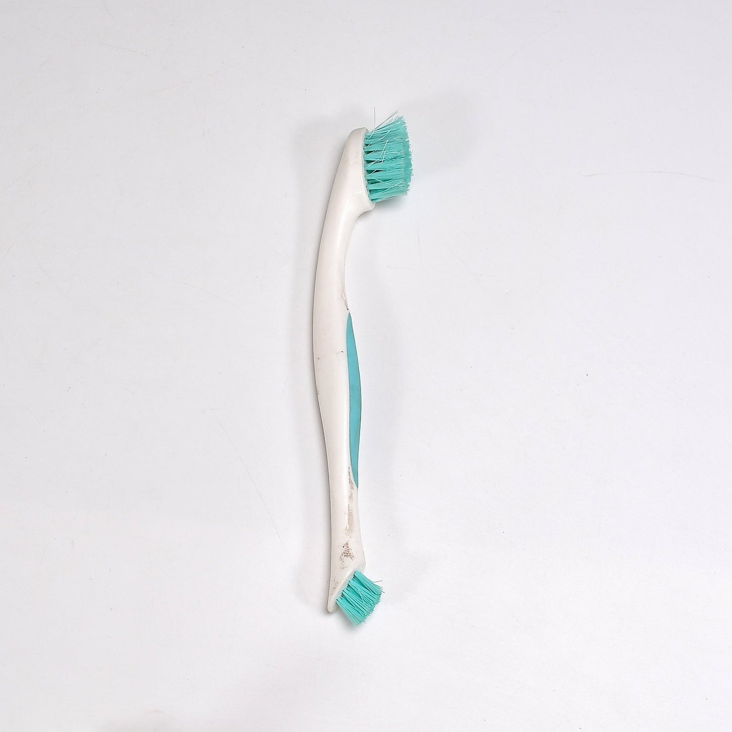 Dual-Sided Cleaning Brush