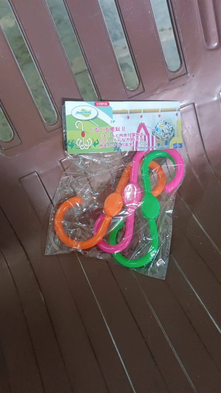 S-Shaped Plastic Hangers