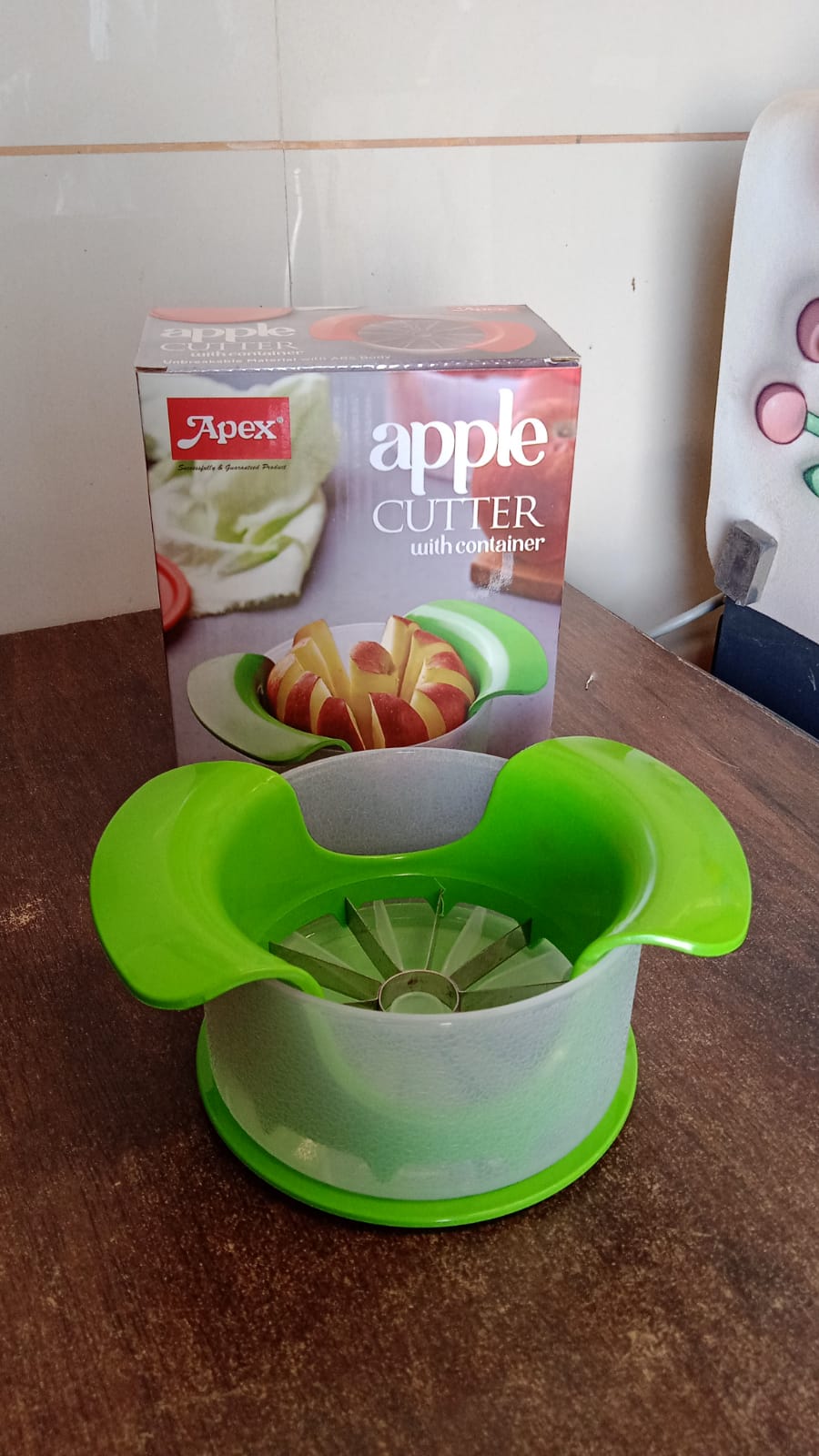Apple Cutter with Container