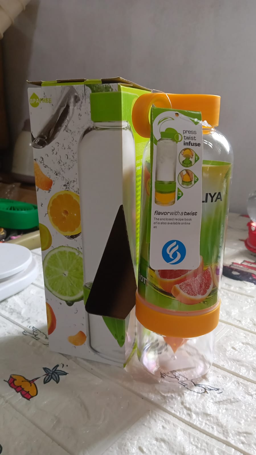On-The-Go Citrus Juicer Bottle
