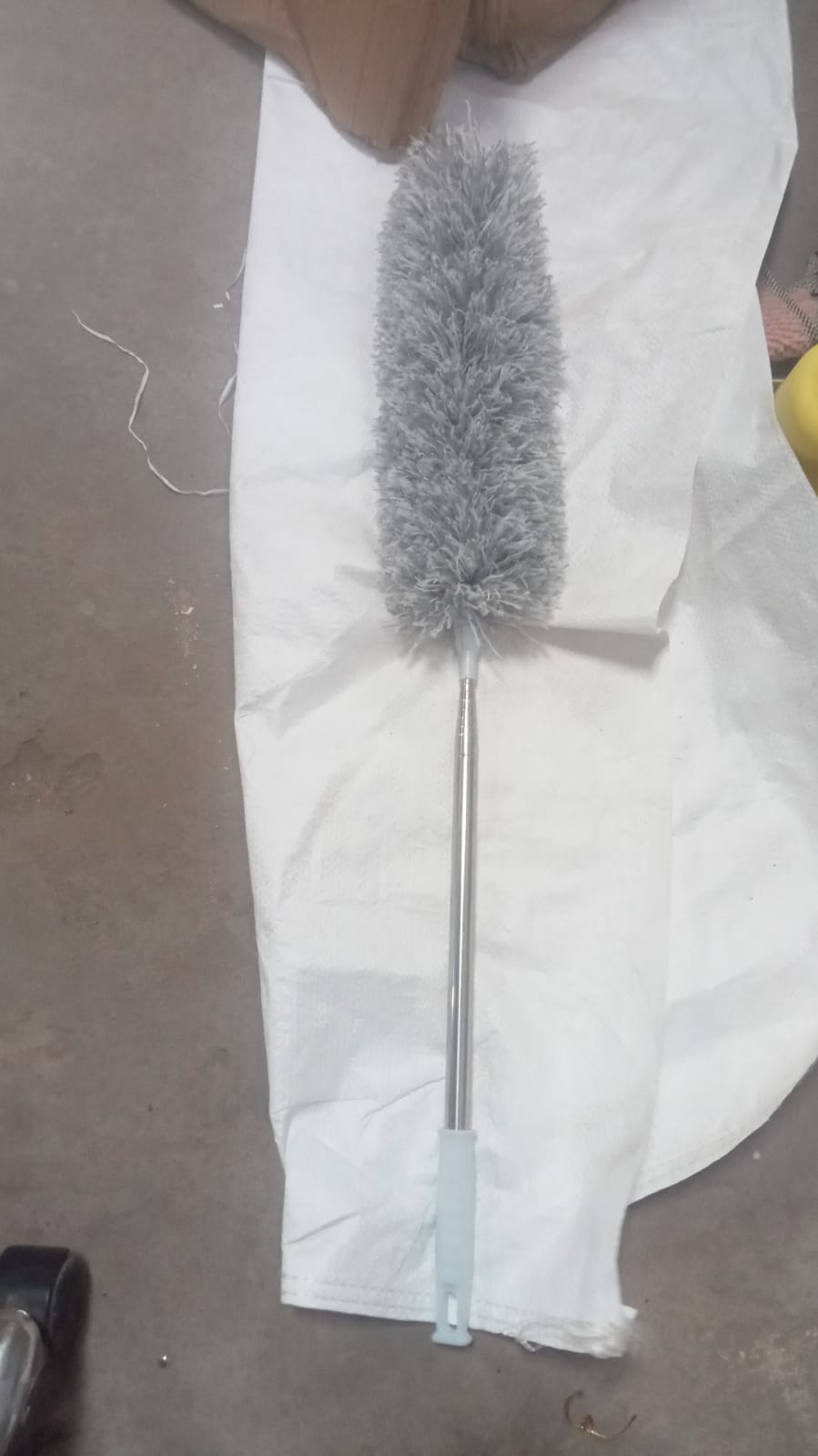 Microfiber Extendable Duster – 100"