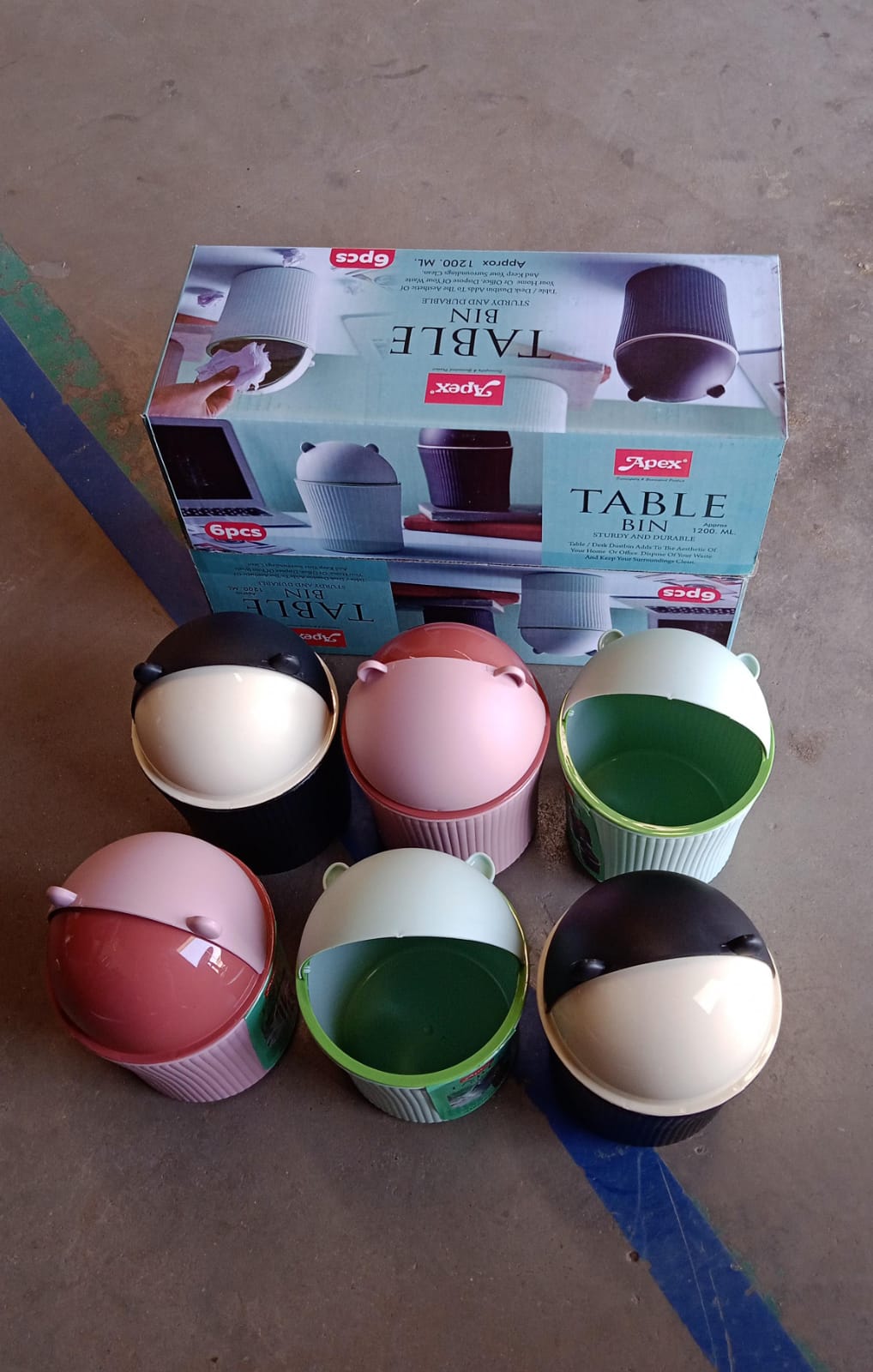 Chic Swing-Lid Bin