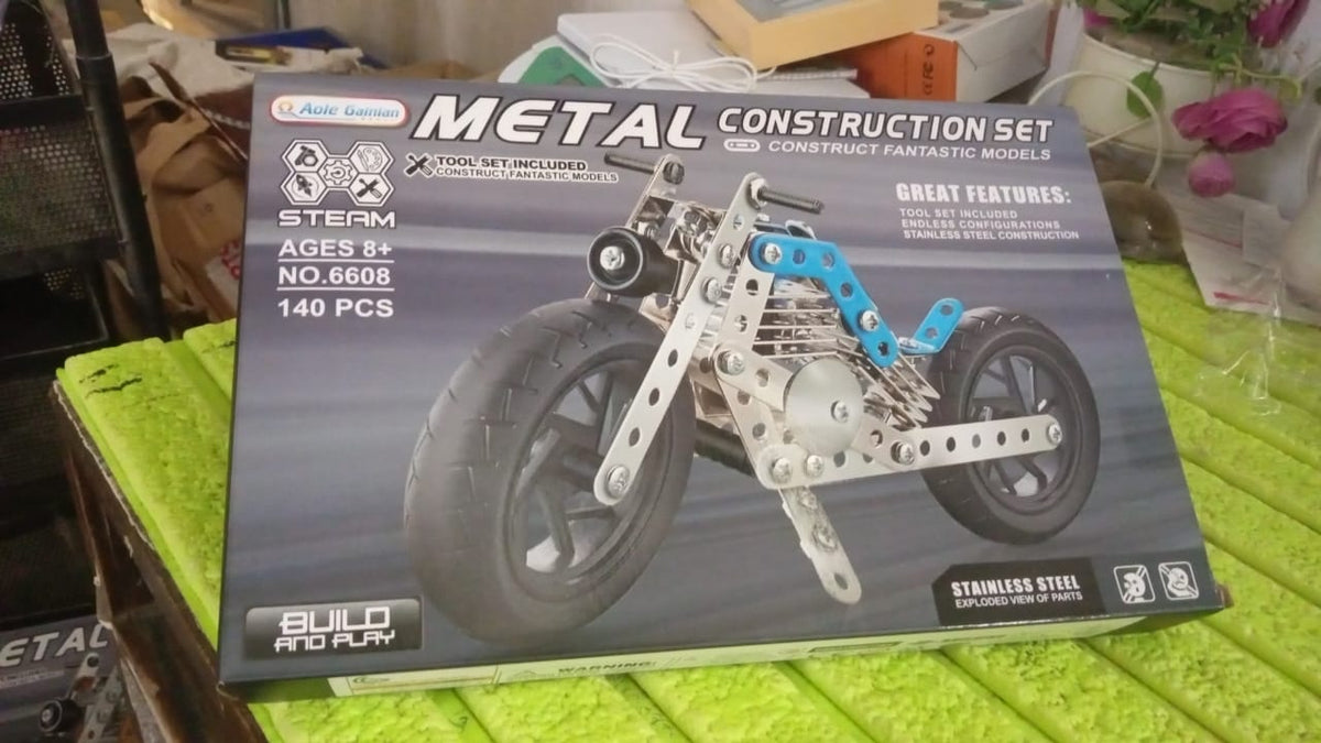 Metal Cruiser Motorcycle Construction Kit