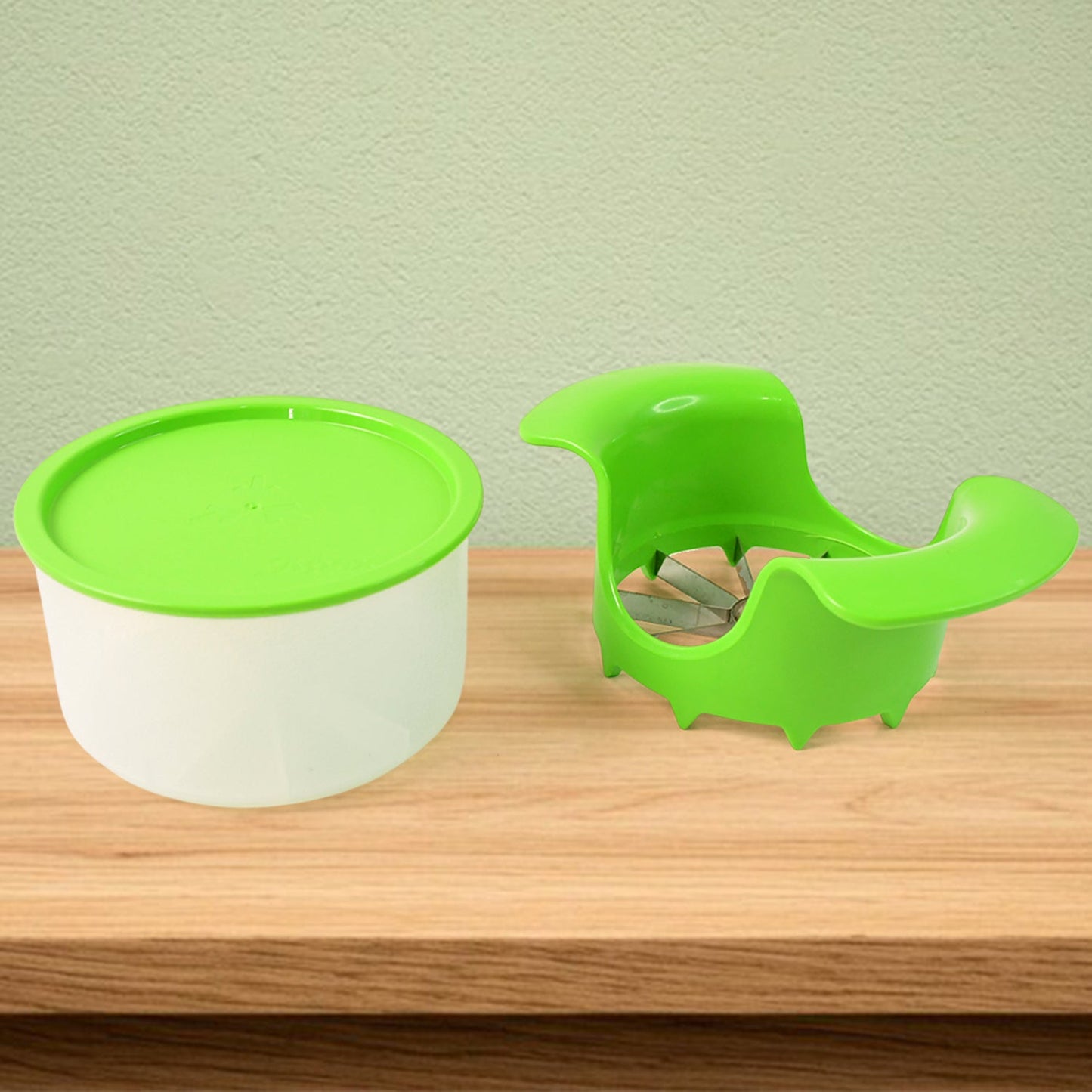 Apple Cutter with Container