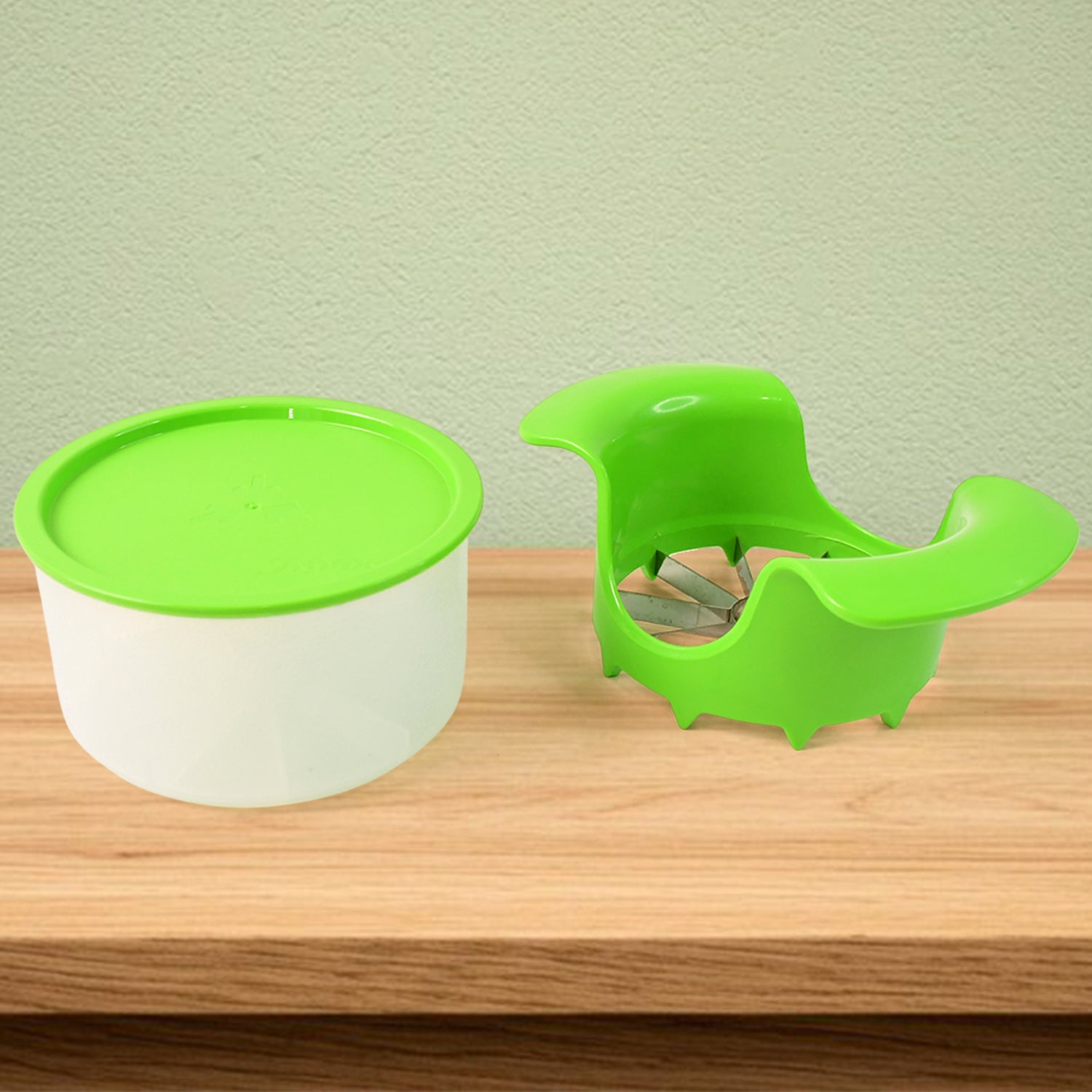 Apple Cutter with Container