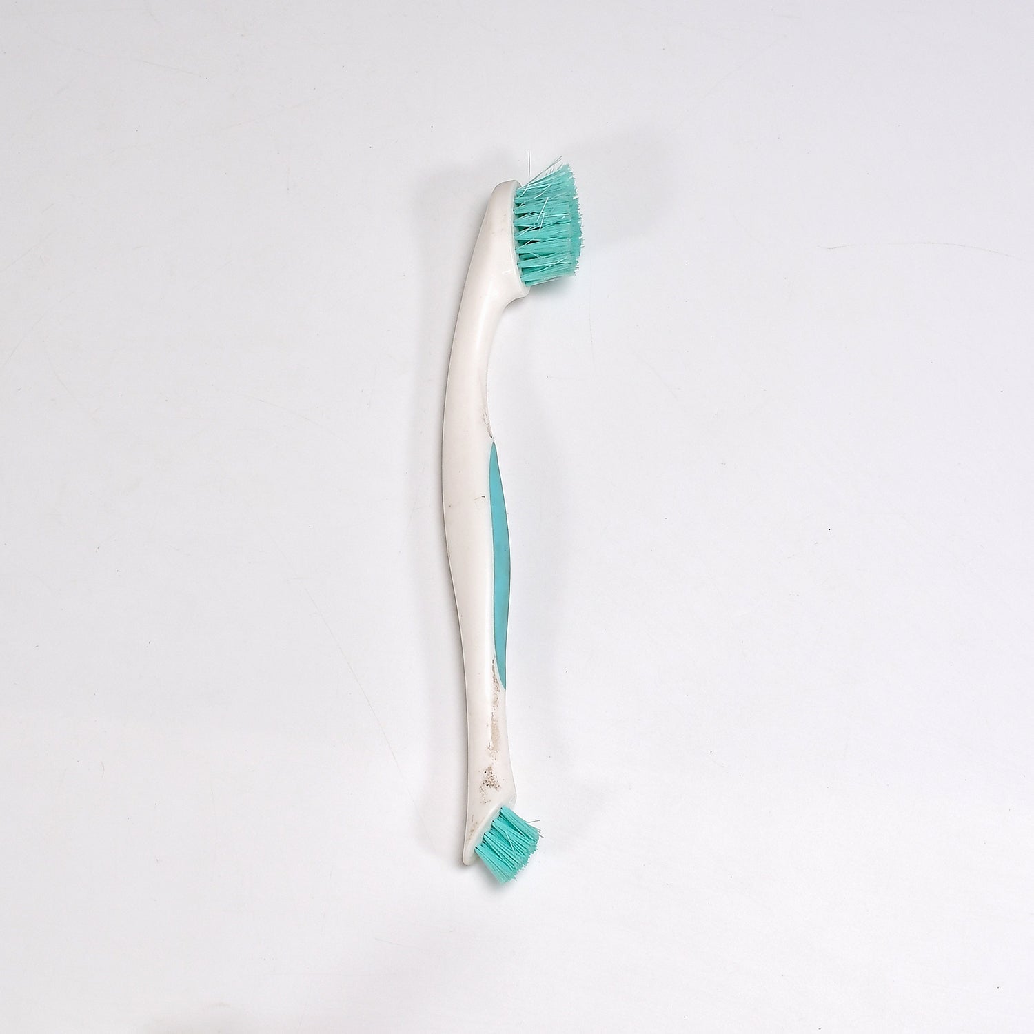 Dual-Sided Cleaning Brush