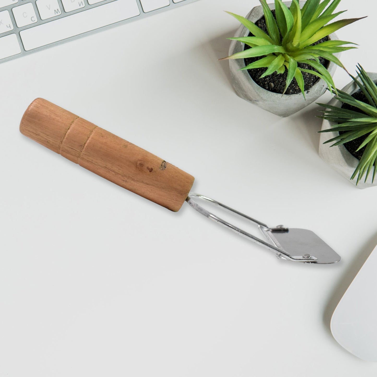 Wooden Handle Peeler