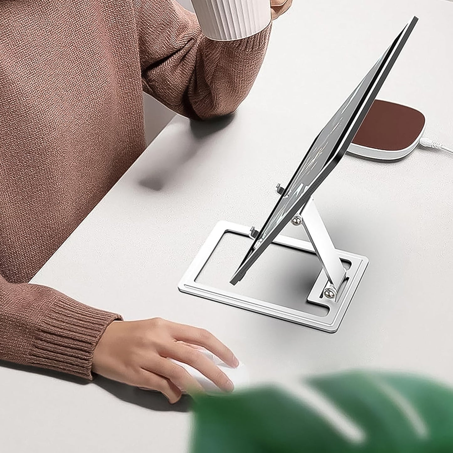 Adjustable Aluminum Tablet Stand