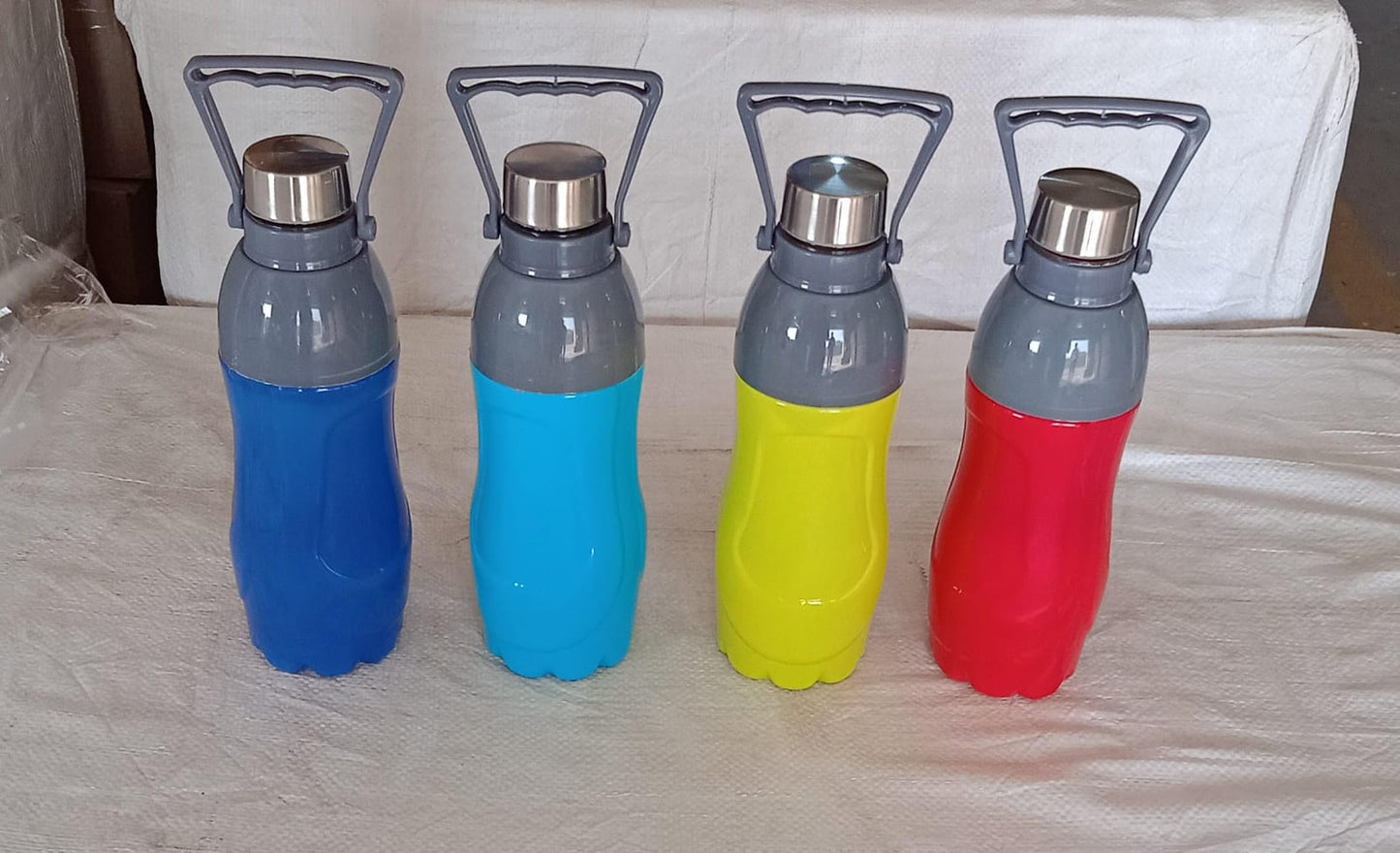Plastic Sports Insulated Water Bottle (Mix Color)