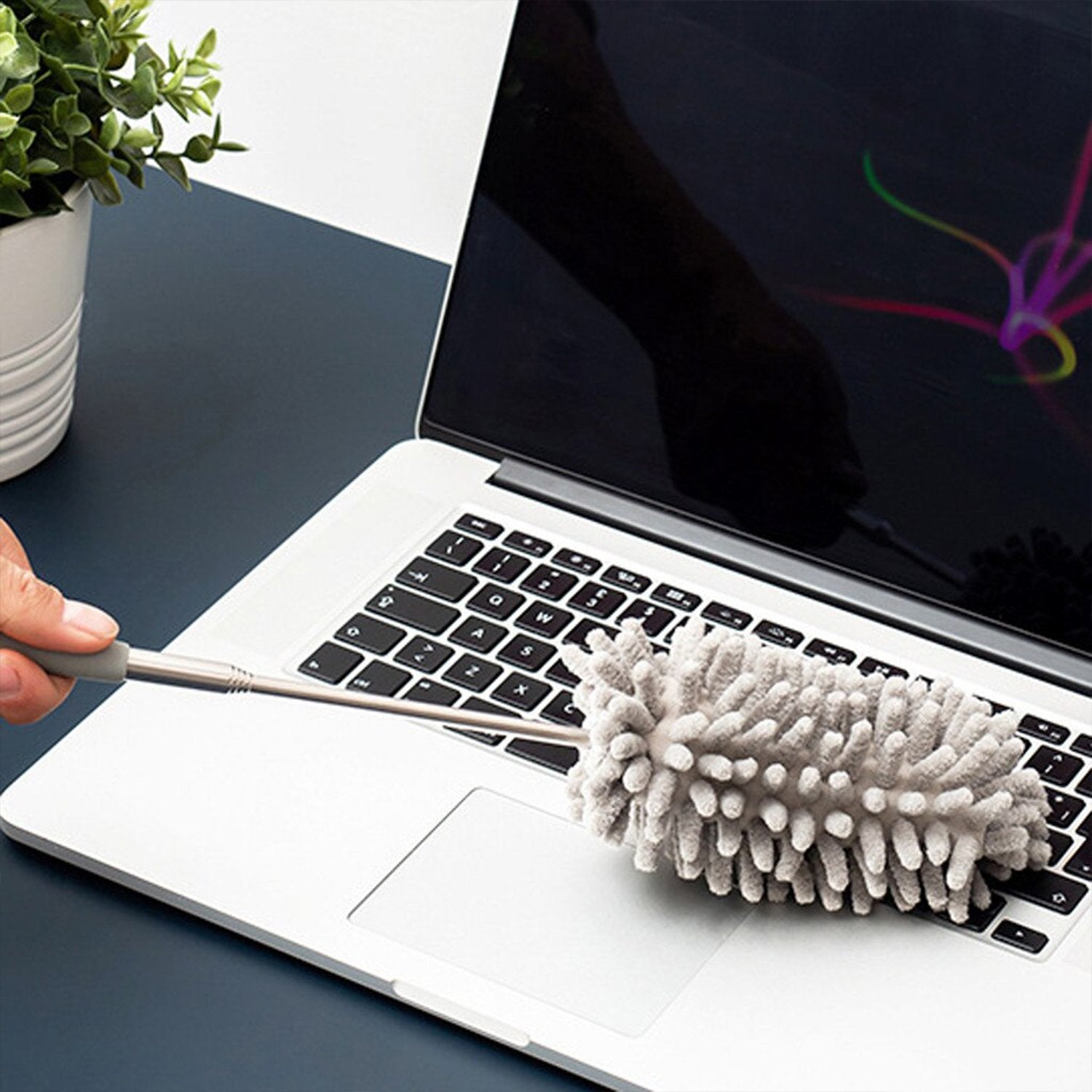 Microfiber Cleaning Duster with Handle