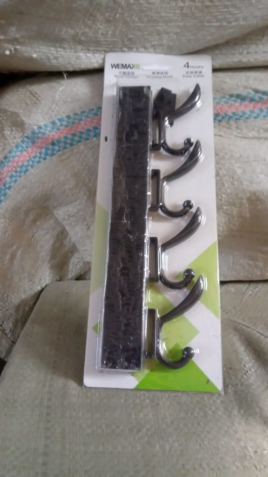6-Hook Wall Rack