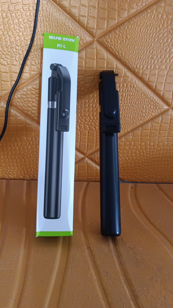 Bluetooth Selfie Tripod