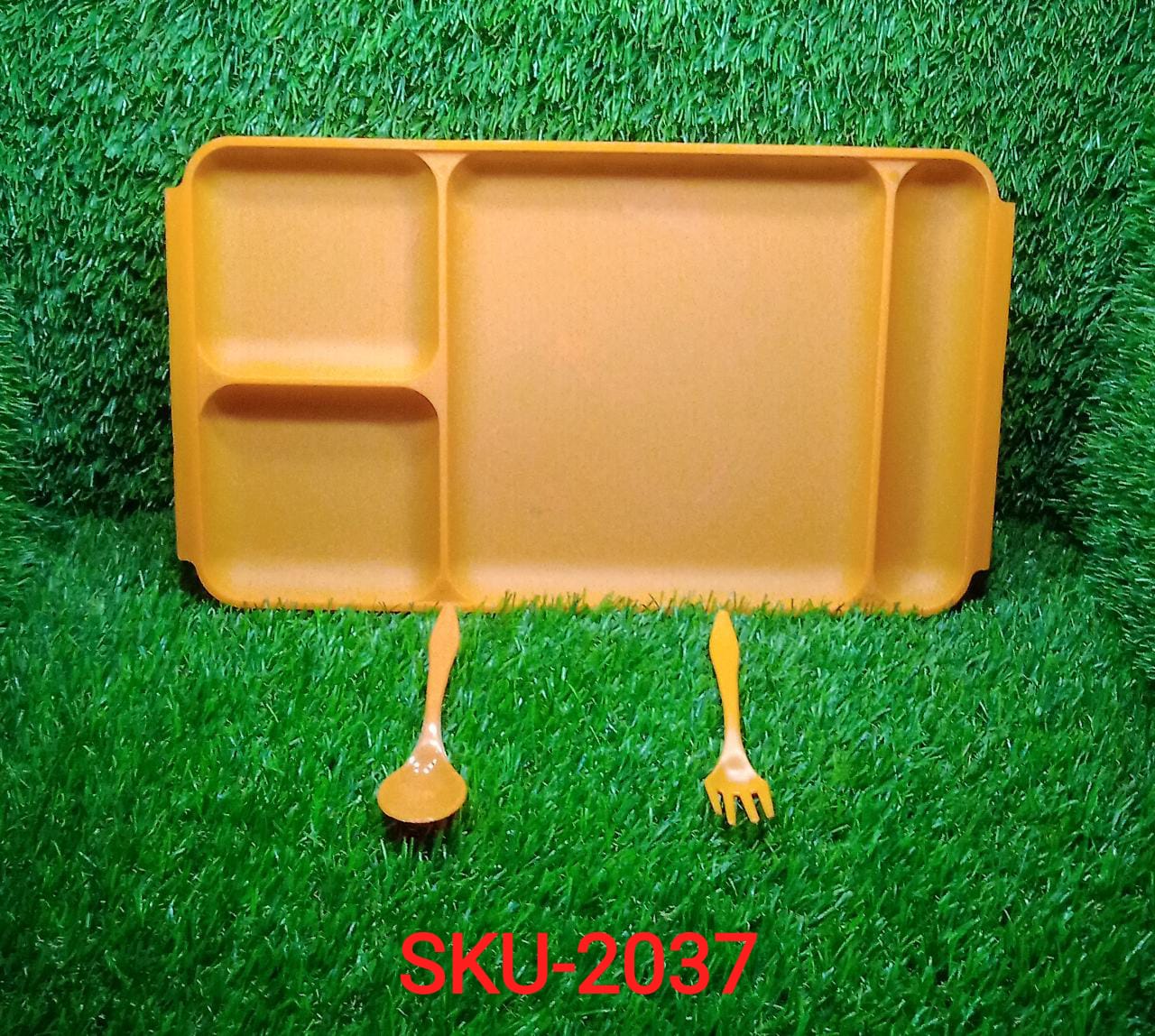 4-Compartment Plastic Plate Set