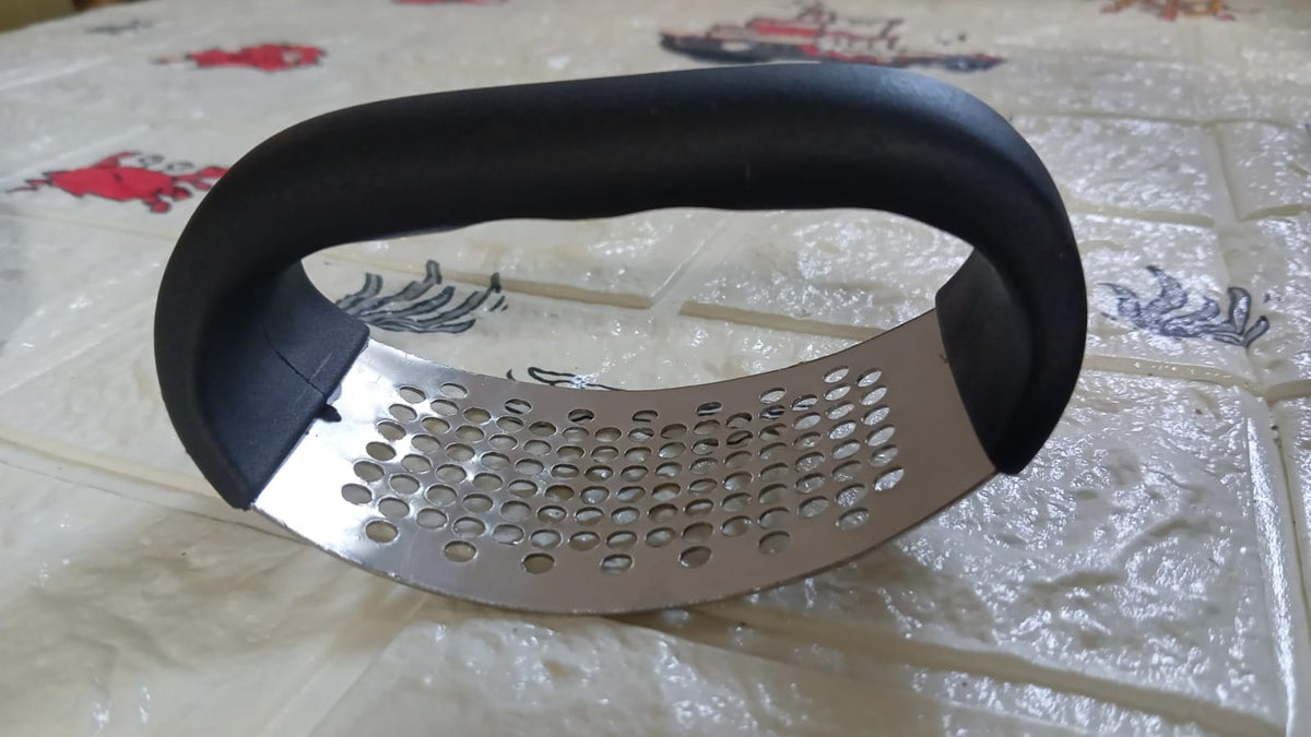 Rocking Garlic Press Crusher