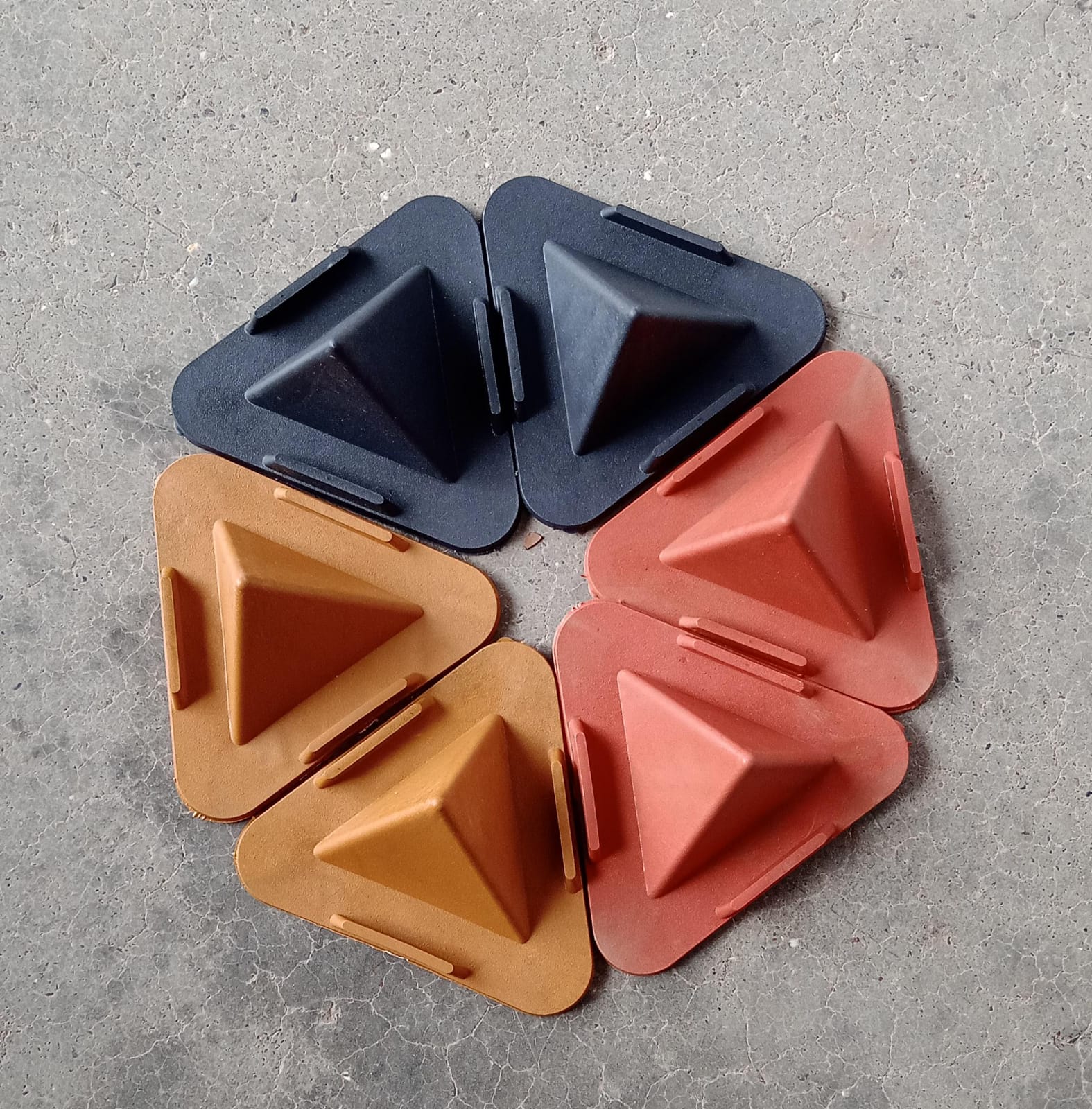 Pyramid Phone Stand