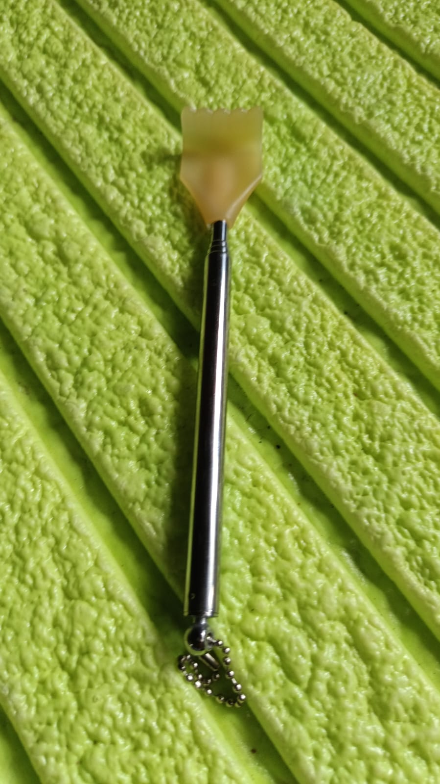 Retractable Metal Back Scratcher
