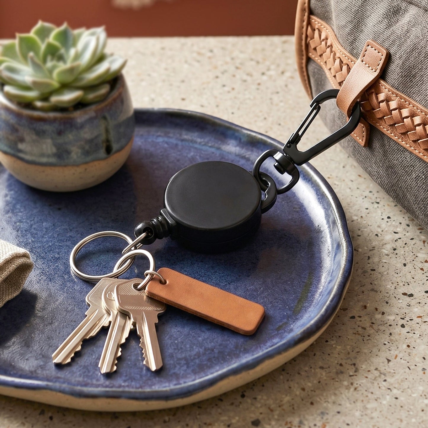 Retractable Keychain Clip Holder