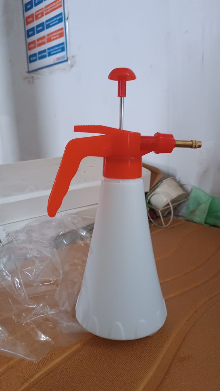 Pressure Water Sprayer Bottle (1 Ltr)