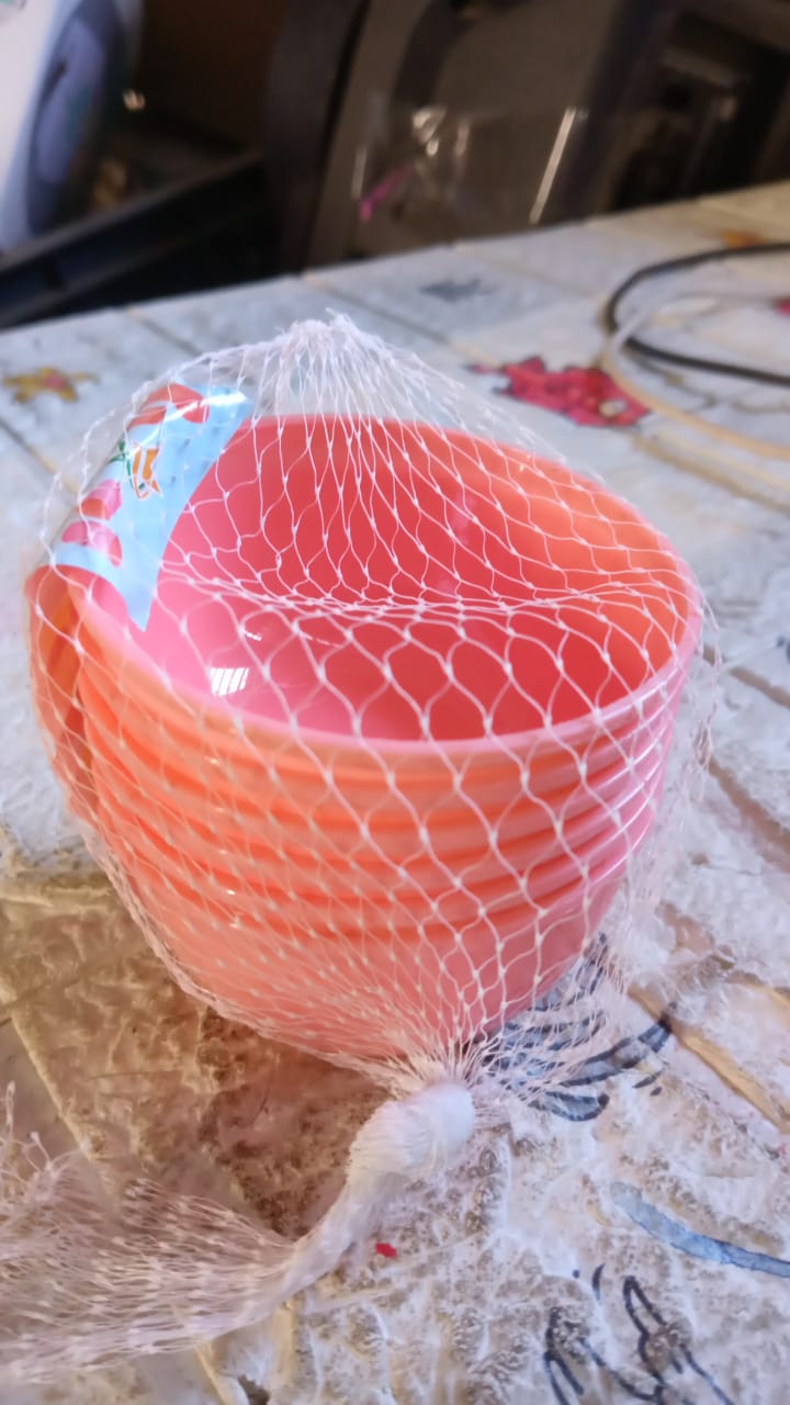Small Plastic Bowl Set
