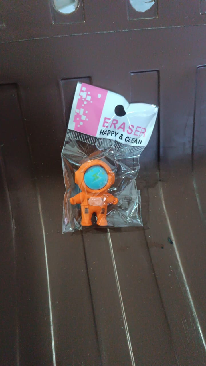 Astronaut Erasers Pack