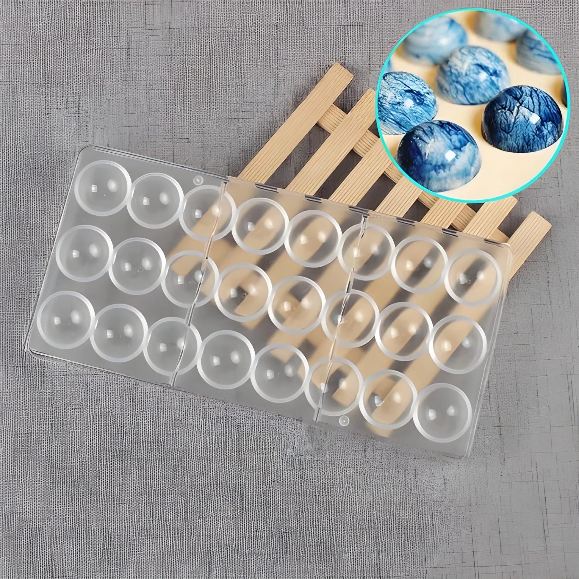 Reusable lollipop maker mold with clear plastic tray and wooden sticks